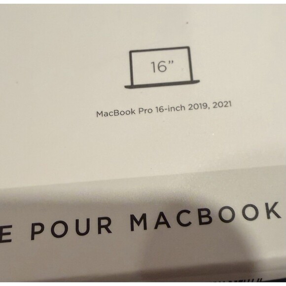 New Von Holzhausen MacBook Portfolio 16" vegan Leather Cover Black - Picture 13 of 13